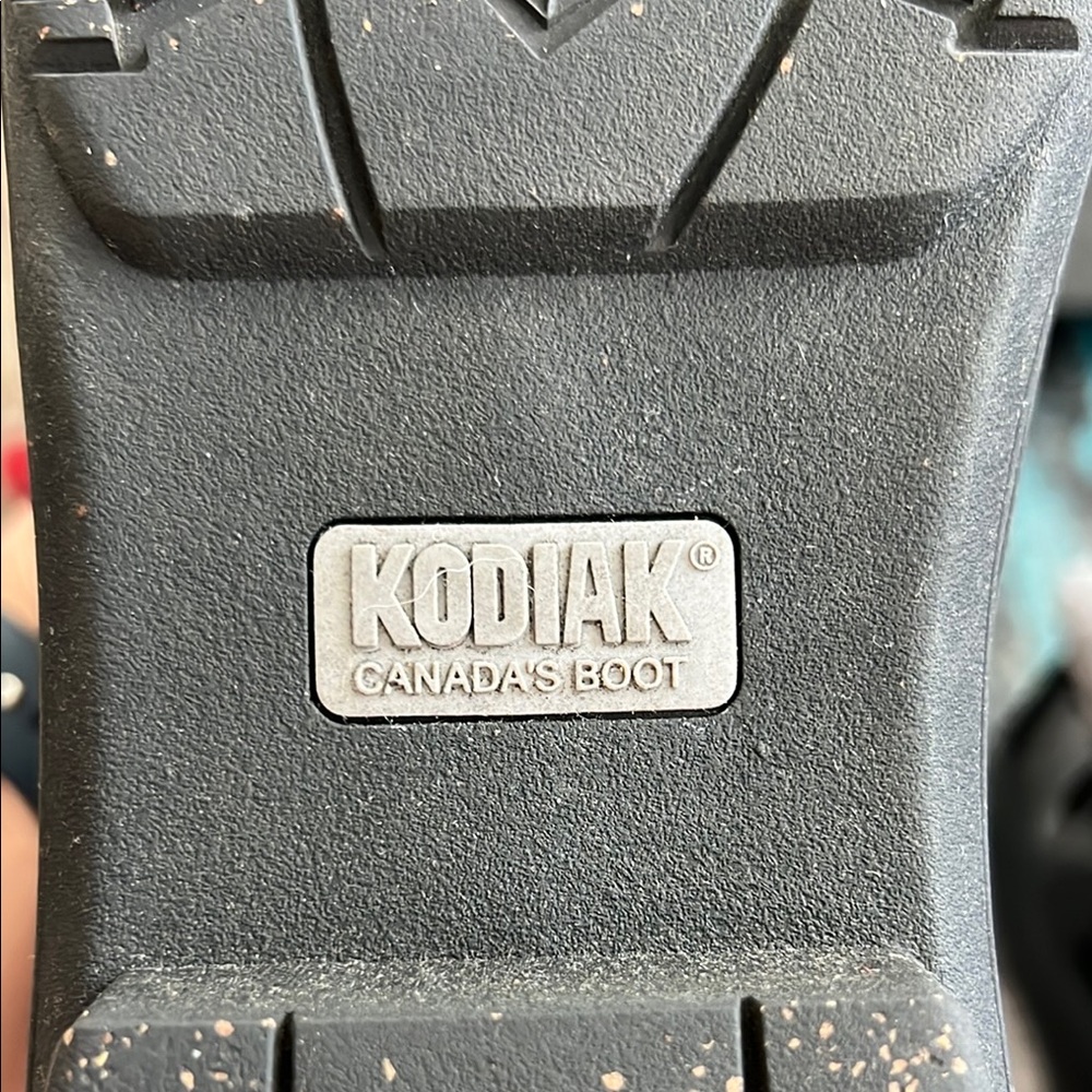 Kodiak Black and Gray Winter Boots with Plush Lining - Picture 2 of 8